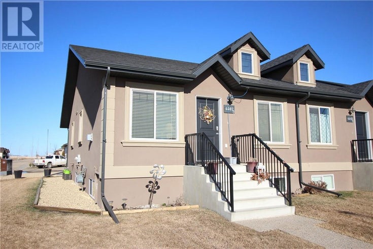 4402A 73 Street - camrose Duplex, 3 Bedrooms (ca0192470)