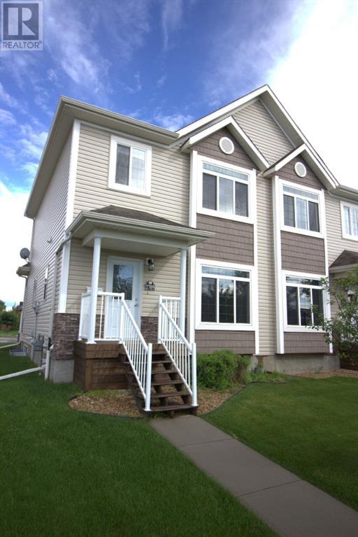 2709 Valleyview Drive - camrose Duplex, 3 Bedrooms (A1008351)