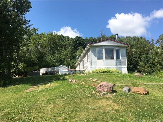 230 Beaver Drive - rural_camrose_county Mobile Home, 2 Bedrooms (ca0133652)