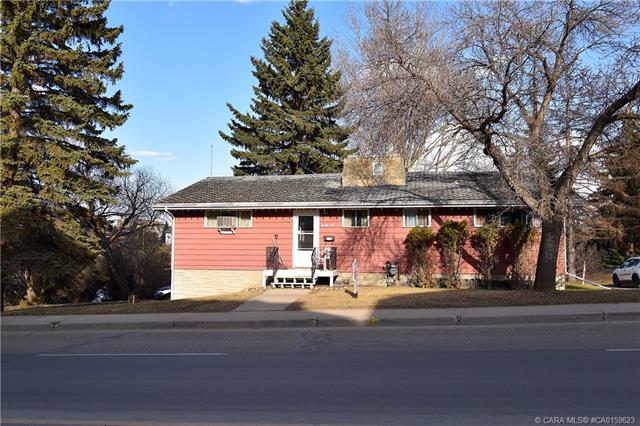 4709 53 Street - camrose Single Family, 3 Bedrooms (CA0159623)