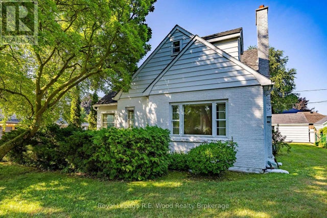 11 ROSS STREET - Tillsonburg House for Sale, 3 Bedrooms (X12282646)