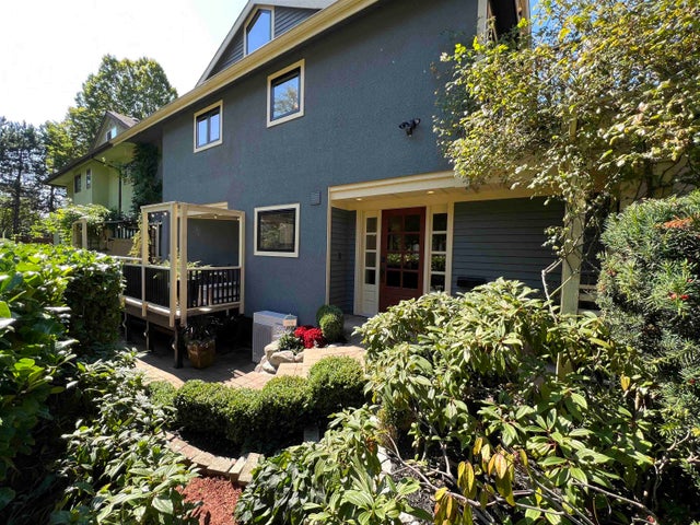 777 Prior Street - Strathcona Half Duplex for Sale, 3 Bedrooms (R2999123)