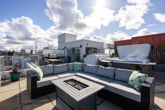 504 - 379 E Broadway - Mount Pleasant VE Apartment/Condo for Sale, 2 Bedrooms (R2999781)