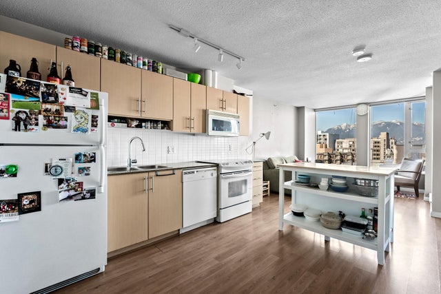 1005 - 550 Taylor Street - Downtown VW Apartment/Condo for Sale, 1 Bedroom (R3005754)