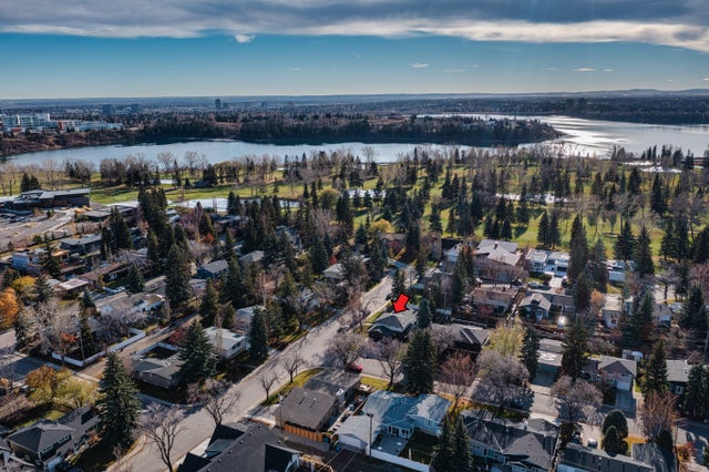 2203 Lancing Ave SW - North Glenmore Park Detached for Sale, 4 Bedrooms (CZEXCLUSIVE)