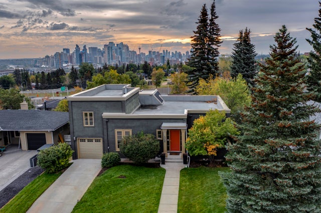 1724 Suffolk St SW - Scarboro Detached for sale, 4 Bedrooms (CZEXCLUSIVE)
