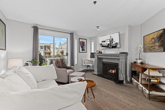 102 910 W 8TH AVENUE - Fairview VW Apartment/Condo for sale, 1 Bedroom (R2737965)