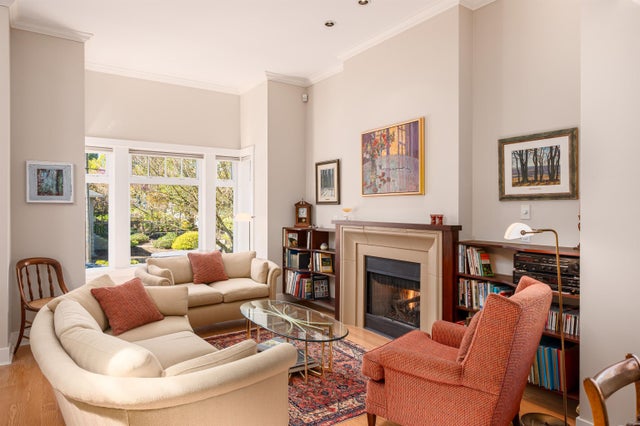 2410 Sasamat Street - Point Grey Townhouse, 2 Bedrooms (R2994038)