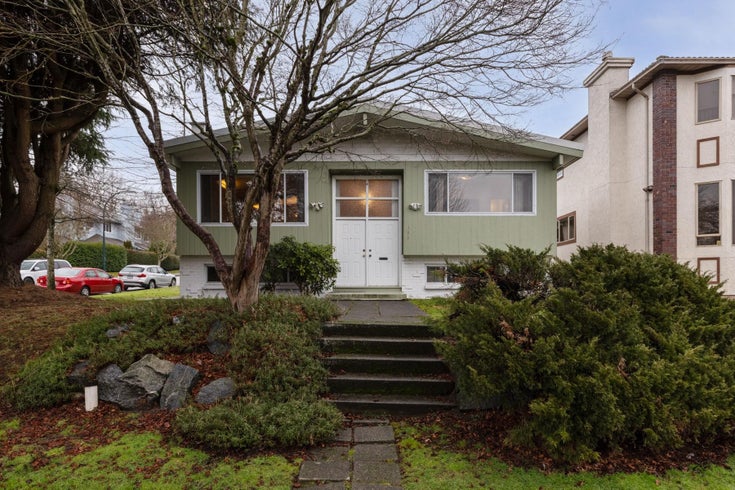 191 W 60th Avenue - Marpole Single Family Residence for Sale, 6 Bedrooms (R3084560)