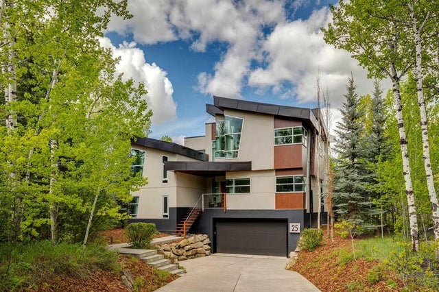25 Posthill Drive SW - Springbank Hill Detached for Sale, 4 Bedrooms (A2228644)