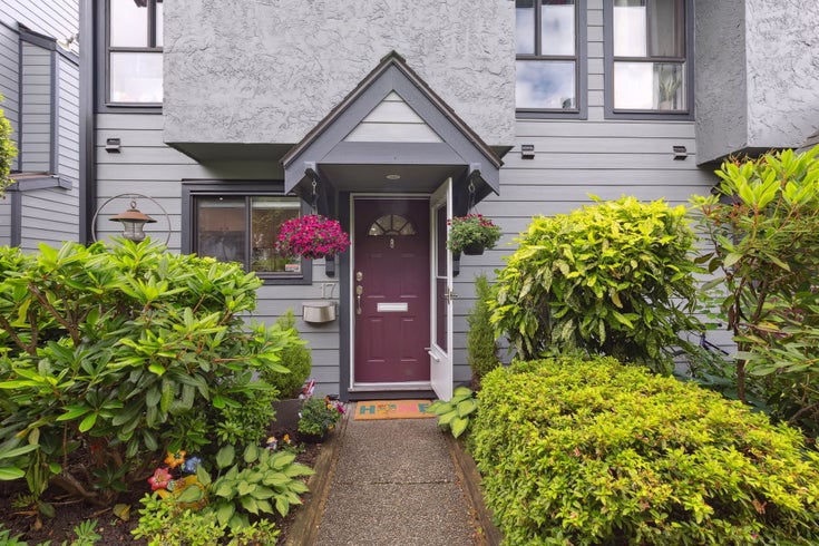 17 225 W 14TH STREET - Central Lonsdale Townhouse, 3 Bedrooms (R2965488)