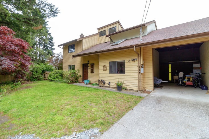 A 3262 Metchosin Rd - Co Wishart South Half Duplex for sale, 3 Bedrooms (907746)