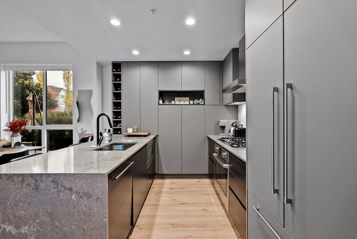 205 - 55 Klahanie Drive - Port Moody Centre Apartment/Condo for Sale, 1 Bedroom (R3064305)