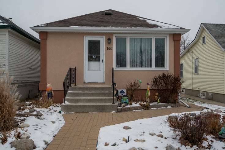 144 Kingsbury Avenue  - Winnipeg Single Family for sale, 2 Bedrooms (1830935)