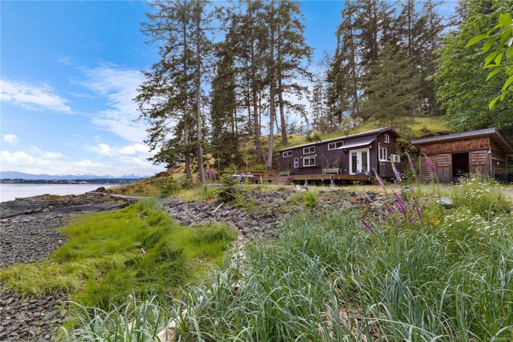 SL 6 Whalebone Cove Rd - Isl Quadra Island Single Family Residence for Sale, 3 Bedrooms (968900)