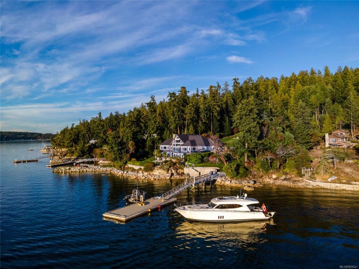 8338 West Saanich Rd - CS Inlet Single Family Residence for sale, 6 Bedrooms (969541)