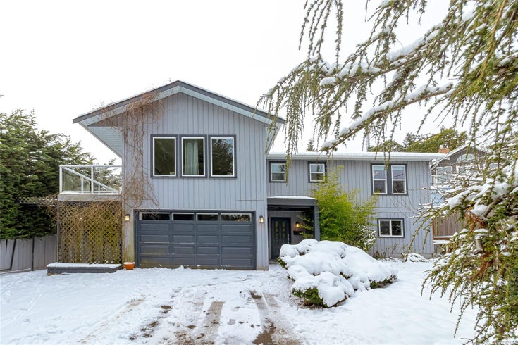 711 Bexhill Rd - Co Triangle Single Family Residence for Sale, 5 Bedrooms (985654)