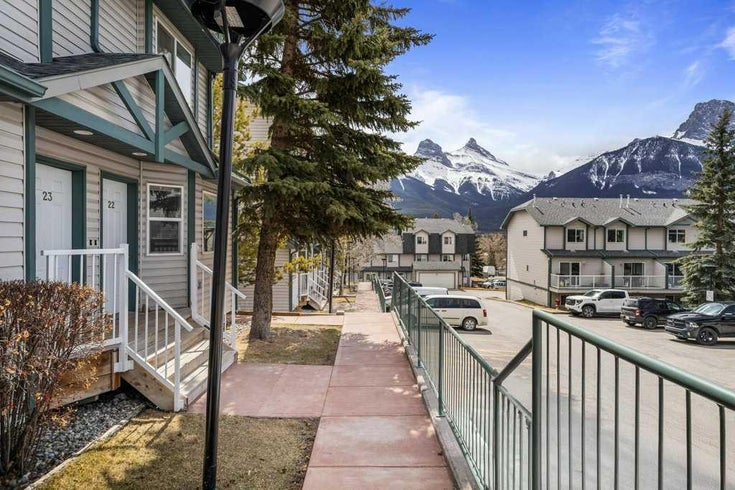 22, 200 Glacier Drive  - Grotto Mountain Village/Glacier Row/Townhouse, 2 Bedrooms (A2213367)