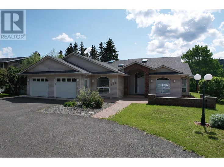 145 EVERGREEN CRESCENT - 100 Mile House House for Sale, 3 Bedrooms (R2982813)
