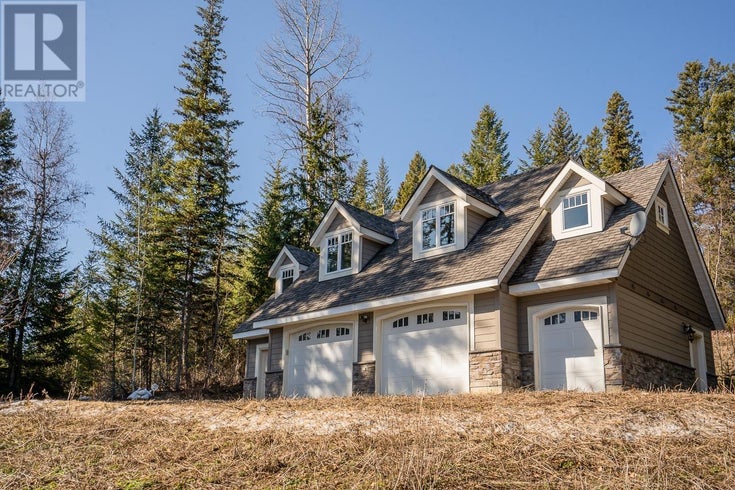 7460 RUFFELL ROAD - Canim Lake House for Sale(R2991933)