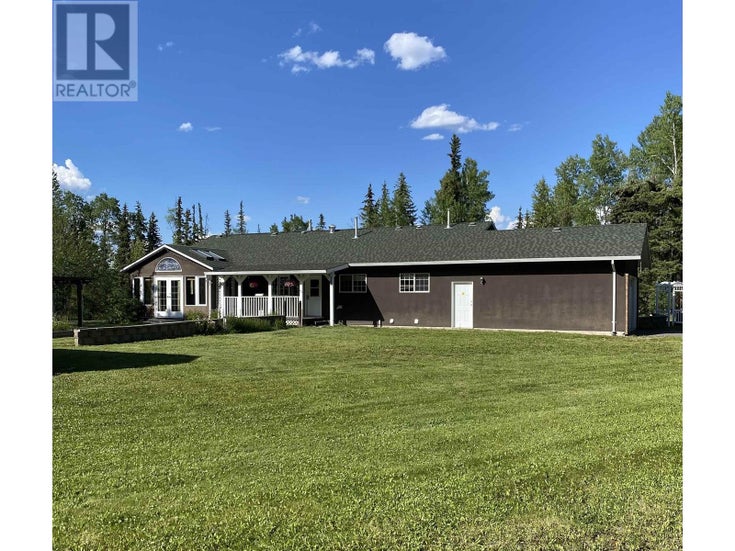 6460 UNICORN ROAD - Horse Lake House for Sale, 3 Bedrooms (R3007370)