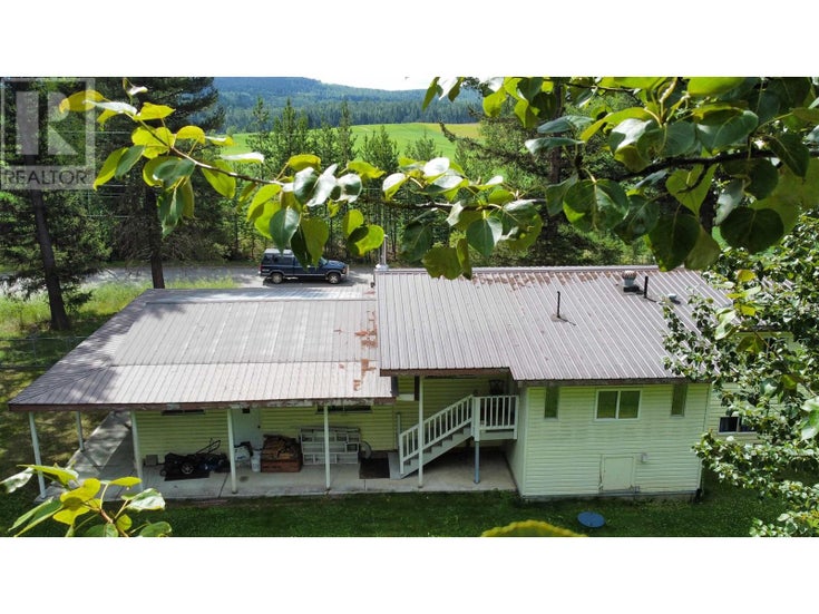 6437 LYNX ROAD - 100 Mile House Manufactured Home/Mobile for Sale, 4 Bedrooms (R3016428)