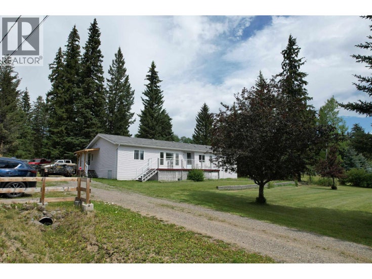 6089 LAKESHORE DRIVE - 100 Mile House Manufactured Home/Mobile for Sale, 3 Bedrooms (R3039628)