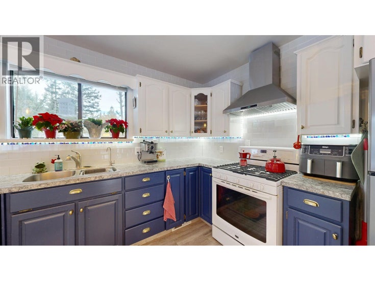 5040 HANSEN COURT - 108 Mile Ranch House for Sale, 4 Bedrooms (R3084986)