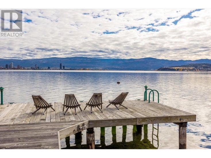 661 & 667 Westside Road S - West Kelowna House for sale, 4 Bedrooms (10330250)