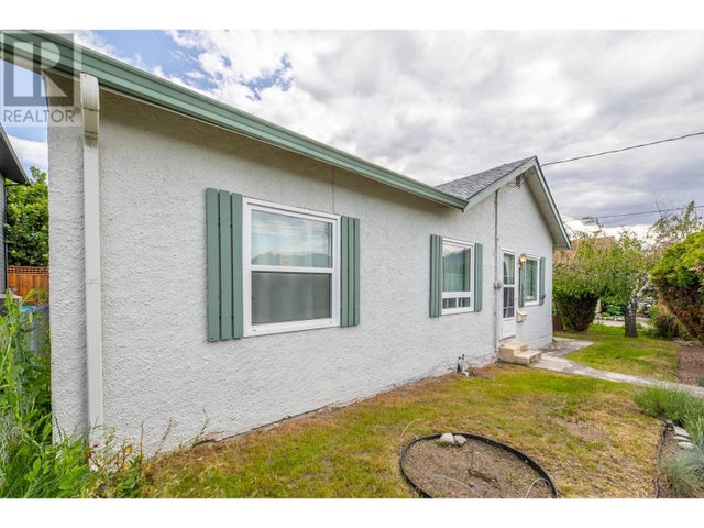 566 PENTICTON Avenue - Penticton House for Sale, 3 Bedrooms (10350264)