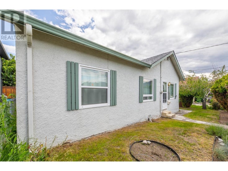 566 PENTICTON Avenue - Penticton House for Sale, 3 Bedrooms (10350264)
