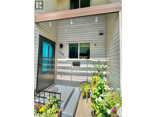 315 Primrose Road Unit# 205 - Kelowna Row / Townhouse for Sale, 4 Bedrooms (10359671)
