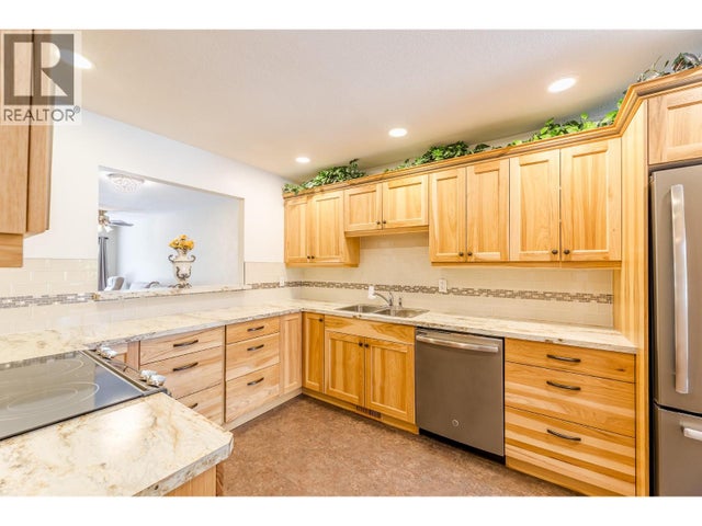 11121 Scott Street Unit# 10 - Summerland Row / Townhouse for Sale, 3 Bedrooms (10361335)