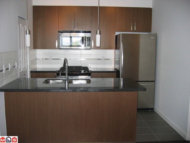 215 15988 26th Avenue - Grandview Surrey Apartment/Condo for sale, 2 Bedrooms (F1009923)
