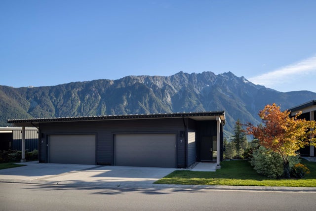 7 - 4000 Sunstone Way - Pemberton Half Duplex for Sale, 3 Bedrooms (R3038456)