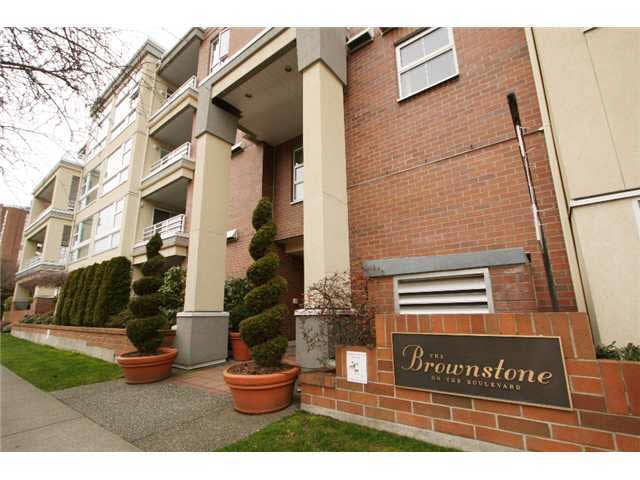 207 2105 W 42nd Avenue - Kerrisdale Apartment/Condo, 2 Bedrooms (V868443)