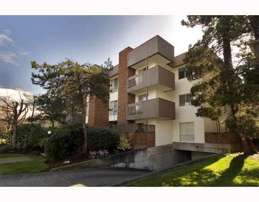 101 1640 W 11th Avenue - Fairview VW Apartment/Condo, 2 Bedrooms (V696578)