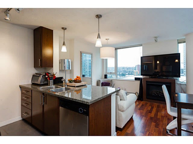 2005 688 Abbott Street - Downtown VW Apartment/Condo, 1 Bedroom (V1105982)