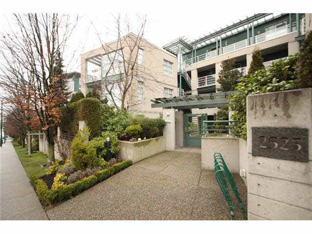 406 2525 W 4th Avenue - Kitsilano Apartment/Condo, 1 Bedroom (V869208)