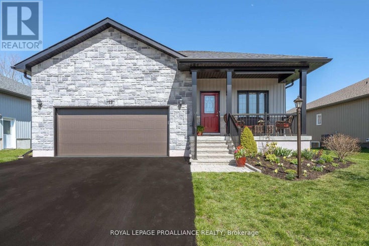 12 DORCHESTER DRIVE - Prince Edward County (wellington Ward) House for Sale, 4 Bedrooms (X12079399)