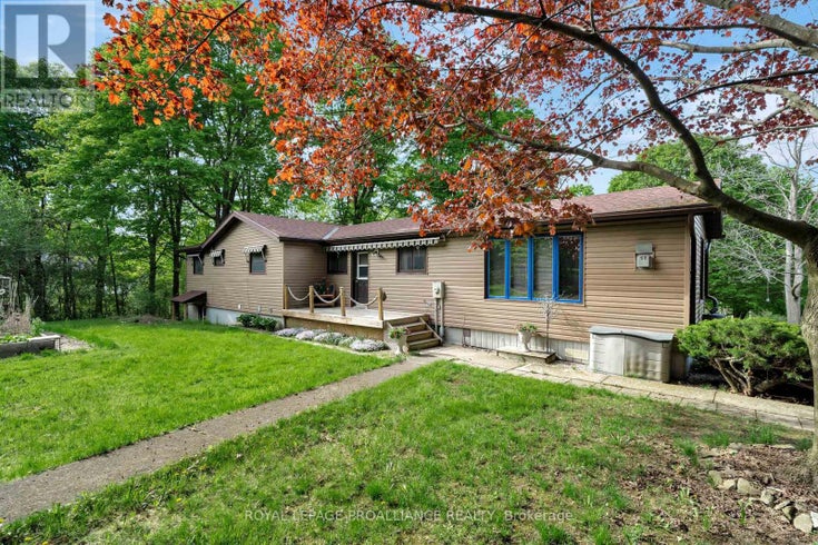 12112C LOYALIST PARKWAY - Prince Edward County (picton Ward) House for Sale, 4 Bedrooms (X12169621)