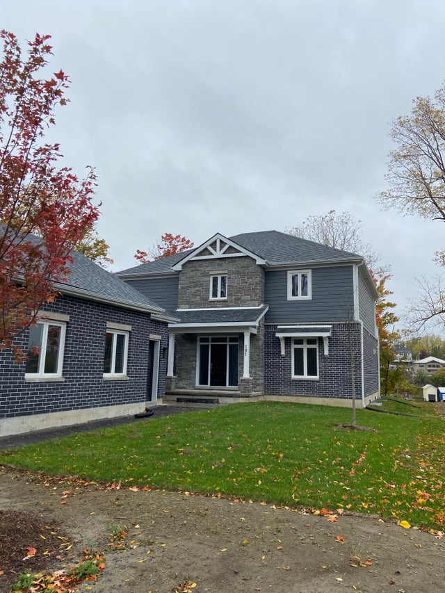 101 Villeneuve Drive - Prince Edward County Single Family for sale, 4 Bedrooms 