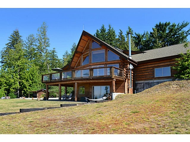 1041 FIRBURN RD - Roberts Creek House with Acreage, 3 Bedrooms (V1073058)