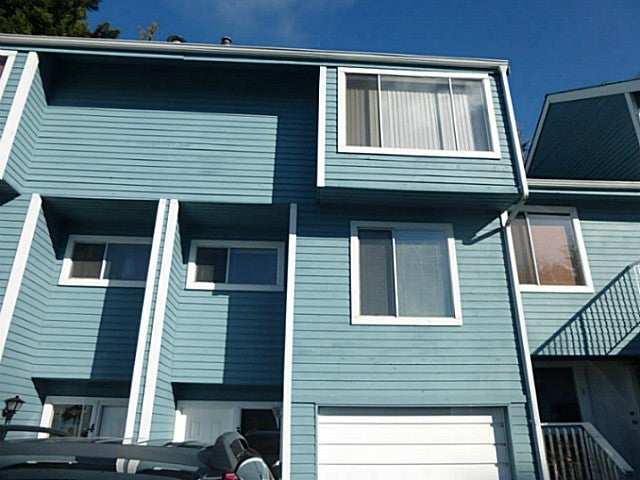 # 3 822 GIBSONS WY - Gibsons & Area Townhouse, 2 Bedrooms (V1109977)