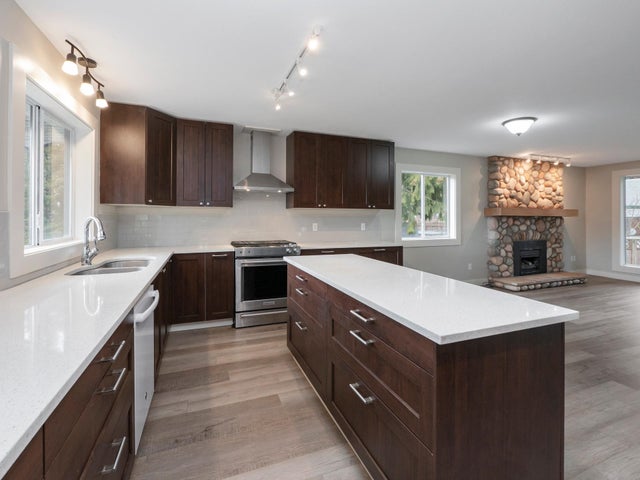 1268 MARION PLACE - Gibsons & Area House/Single Family for sale, 5 Bedrooms (R2754639)