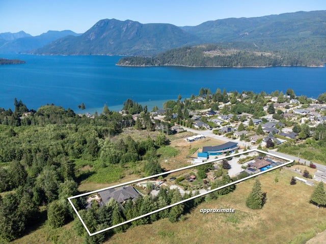 6391&93 SANDPIPER ROAD - Sechelt District House with Acreage for sale, 6 Bedrooms (R2908776)