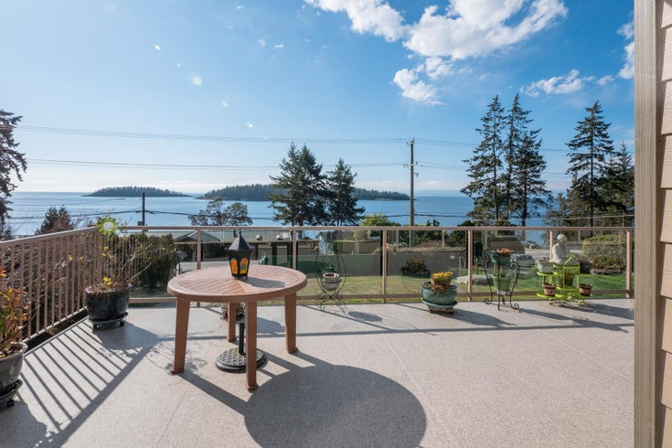 6682 Sunshine Coast Highway - Sechelt District Single Family Residence for Sale, 4 Bedrooms (R3021639)