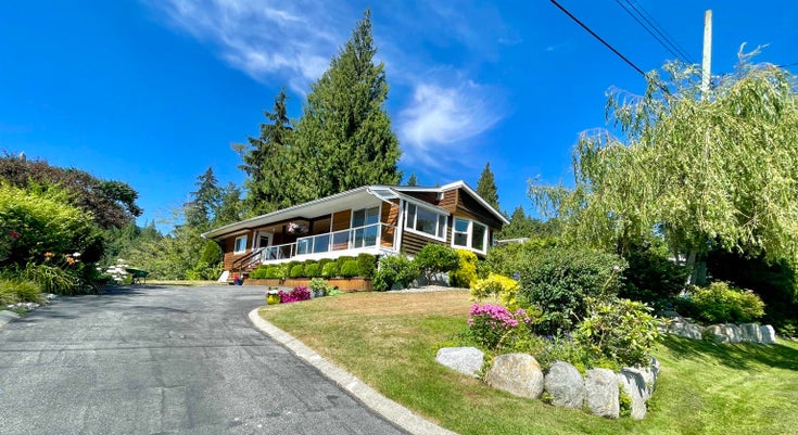 1436 Velvet Road - Gibsons & Area Single Family Residence for Sale, 3 Bedrooms (R3032878)