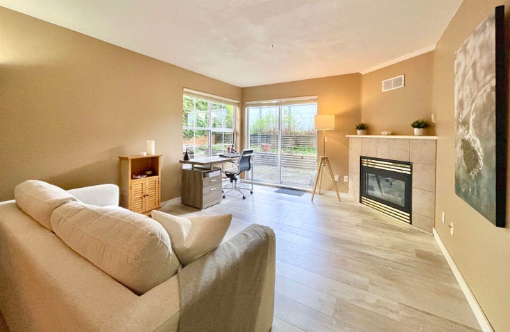 35 - 689 Park Road - Gibsons & Area Apartment/Condo for Sale, 1 Bedroom (R3038339)