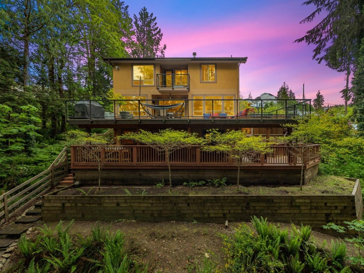 5836 Marine Way - Sechelt District Single Family Residence for Sale, 5 Bedrooms (R3071020)